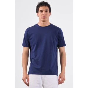 Lacivert Bisiklet Yaka Pamuklu Düz Renk Slim Fit Erkek T-shirt