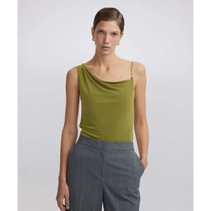 Çıkarılabilir Metal Aksesuarlı Tişört