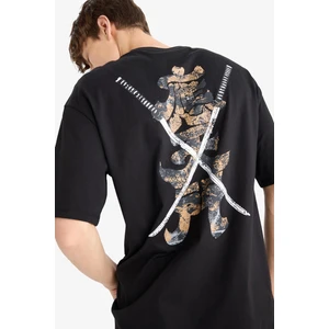 Regular Fit Bisiklet Yaka Sırt Baskılı Kısa Kollu Tişört