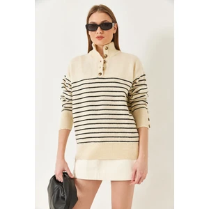 Kadın Kolu Düğmeli Patlı Triko Kazak