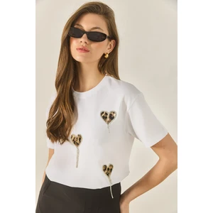 Kadın Leopar ve Taş Detaylı Kalpli Kısa Kollu T-Shirt