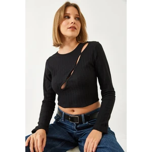 Kadın Önü Biyeli Crop Bluz