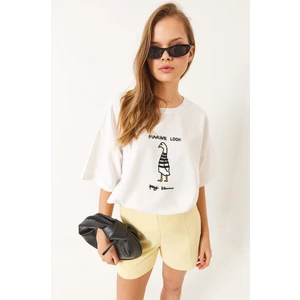 Kadın Nakışlı Oversize Örme T-Shirt