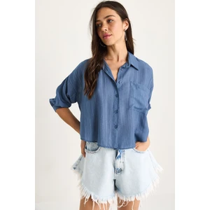 Kadın Kendinden Çizgili Yarım Kollu Tek Cep Detaylı Gömlek