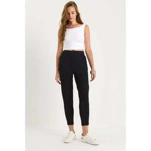 Kadın Çift Düğmeli Cep Detaylı Balon Pantolon