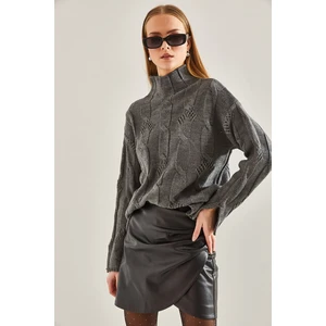 Kadın Yarım Balıkçı Yaka Saç Örgü Desenli Triko Kazak