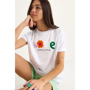 Kadın Love Aksesuarlı Normal Kalıp Pamuklu T-Shirt