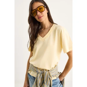 Kadın % Organik Pamuk Derin V Yakalı Comfort Fit T-Shirt