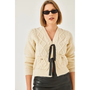 Kadın Önü Fiyonklu Cepli Triko Hırka