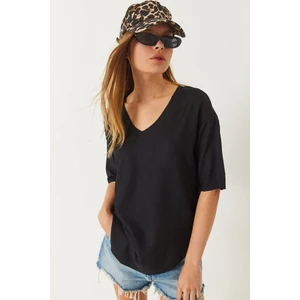 Kadın V Yaka Oval Kesim Bürümcük Basic T-Shirt