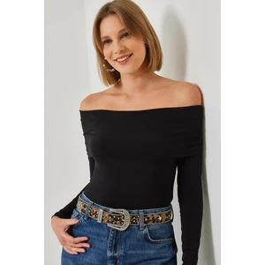 Kadın Madonna Yaka Bluz