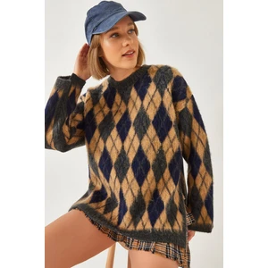Kadın Şardonlu Baklavalı Yırtmaçlı Triko Kazak