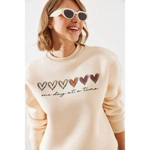 Kadın Üç Iplik Şardonlu Renkli Kalp Baskılı Sweatshirt Mbhs