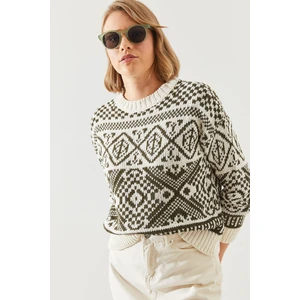 Kadın Jakarlı Kazak