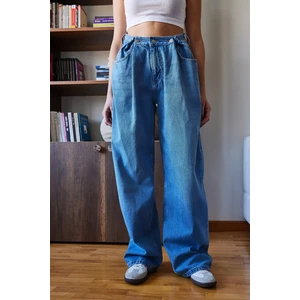 Kadın Kemer Düğme Detaylı Bol Paça Pantolon