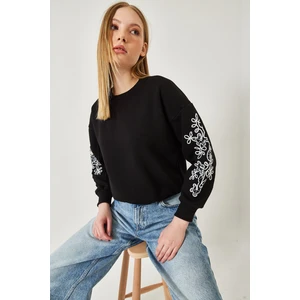 Kadın Kolları Nakış Desenli Sweatshirt