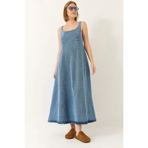 Kadın Geniş Yaka Askılı Kloş Denim Elbise