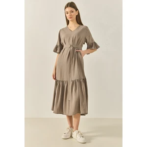Kadın V Yaka Cepli Kuşaklı Eteği Volan Detaylı Salaş Elbise