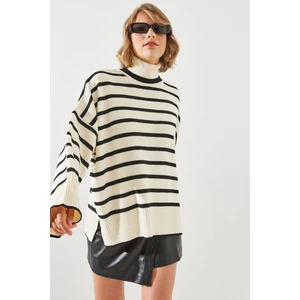 Kadın Çizgili Boğazlı Triko Kazak