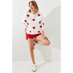 Kadın Süzene Kalp Nakışlı Sweatsihrt