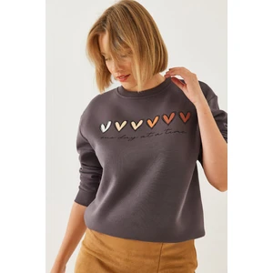 Kadın Üç Iplik Şardonlu Renkli Kalp Baskılı Sweatshirt Mbhs