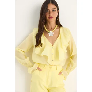 Kadın Yakası Fırfırlı Kolları Büzgülü Şık Gömlek