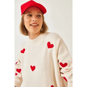 Kadın Kalp Nakışlı Uzun Triko Kazak