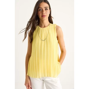 Kadın Piliseli Metal Kolye Aksesuarlı Astarlı Kalın Askılı Bluz