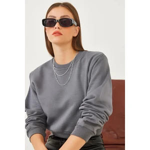 Kadın Bisiklet Yaka Şardonlu Basic Crop Sweatshirt