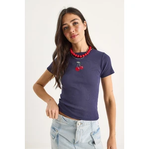 Kadın Kiraz Nakışlı Fitilli Basic Crop T-Shirt