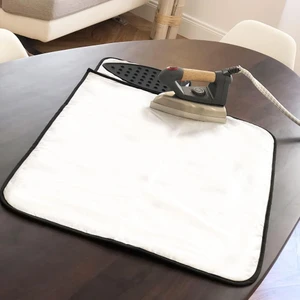 Seyahat Ütü Matı - Masada Ütü Için Örtü - Masanın Yüzeyini Korumak Için Termal Masa Örtüsü 50*70 cm