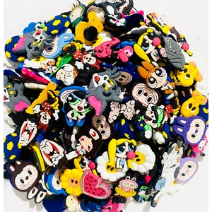 Modavıa Terlik Süsü 15  Adet Unısex Bayan Erkek Kakrışık  Özel Jibbitz Terlk Süsü Crocs ve Tüm Terliklere Uyumlu Sevimli Fiğürler