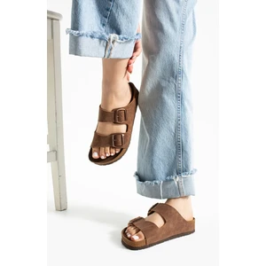 Fuga Comfort Taba Unisex Tokalı Terlik – Ortopedik, Hafif, Kaymaz Taban