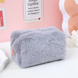 CCmoo Pretty Büyük Kapasiteli Peluş Kozmetik Ins Macaron Peluş El Taşınabilir Tatlı Yumuşak Mumsu Makyaj Kalem Kutusu (Yurt Dışından)