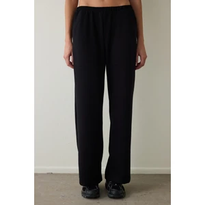 Siyah Silky Feel Normal Bel Jogger Eşofman Altı