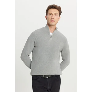 Pamuklu Standart Fit Normal Kesim Bato Yaka Jakarlı Triko Kazak