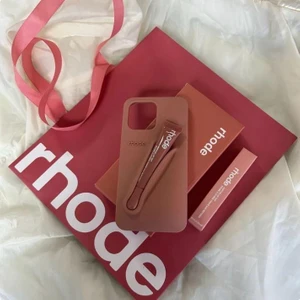 iPhone 14 Por Max Uyumlu “ Cam Hediye “ Rhode Summer Premium Silikon Lip Case Telefon Kılıfı + Ruj
