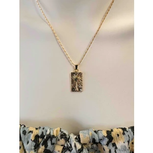 Zarif Lak Kaplama Dikdörtgen Figürlü Şık Kolye