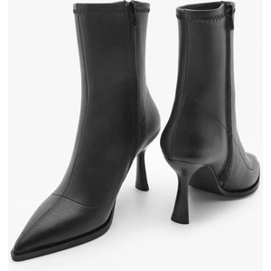 Kadın Topuklu Bot Sivri Burun Kadeh Ökçe Günlük Klasik Bot Holes Siyah