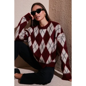 Oversize Fit Bisiklet Yaka Baklava Desenli Yumuşak Dokulu Kazak Bayan Kazak 4616223