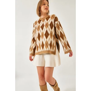 Kadın Şardonlu Baklavalı Yırtmaçlı Triko Kazak