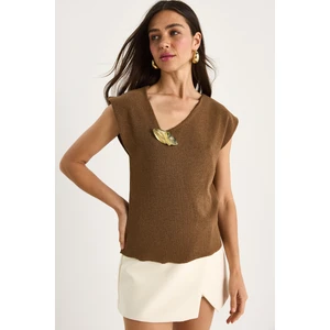 Kadın Aksesuar Detaylı Düşük Omuz Triko Bluz