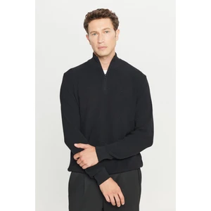 Pamuklu Standart Fit Normal Kesim Bato Yaka Jakarlı Triko Kazak