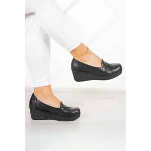 Erkan Saçmacı Shay Siyah Hakiki Dana Derisi Çapraz Bant Detaylı Dolgu Topuklu Günlük Ayakkabı