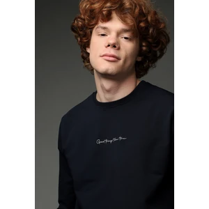 Bisiklet Yaka Nakışlı Pamuklu Sweatshirt