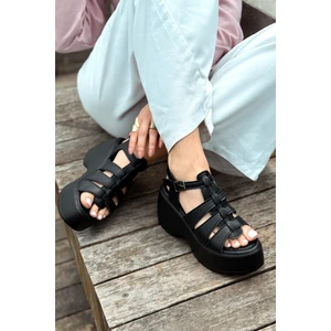 Oneyas Mat Deri Kadın Topuklu Sandalet Siyah