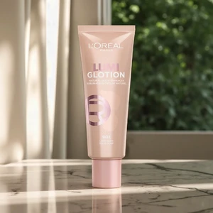 L'Oréal Paris Glotion All-In-One Doğal Işıltı 902 - Light Glow