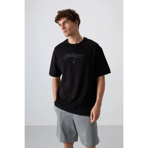 Tommy Life Siyah Pamuklu Kalın Yumuşak Dokulu Oversize Fit Baskılı Erkek T-Shirt - 88320