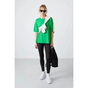 Tommy Life Yeşil Penye Modal Yumuşak Tuşeli Oversize Fit Basic Kadın T-Shirt- 97285