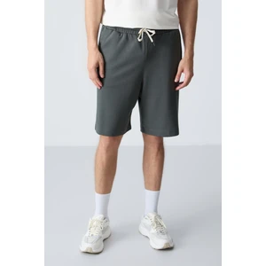 Air Jones Haki Pamuklu Kalın Yumuşak Dokulu Standart Fit Basic Erkek Şort  - 81275